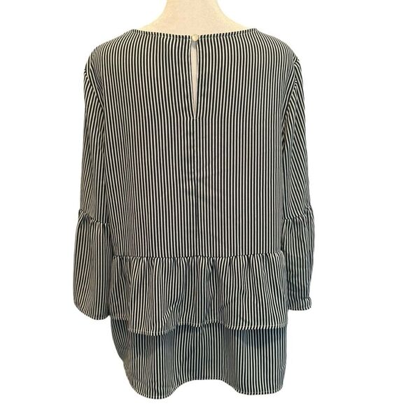 Time & Tru Womens Top Size M Navy Blue White Stripe Bell Sleeve Round Neck​ - Picture 2 of 8